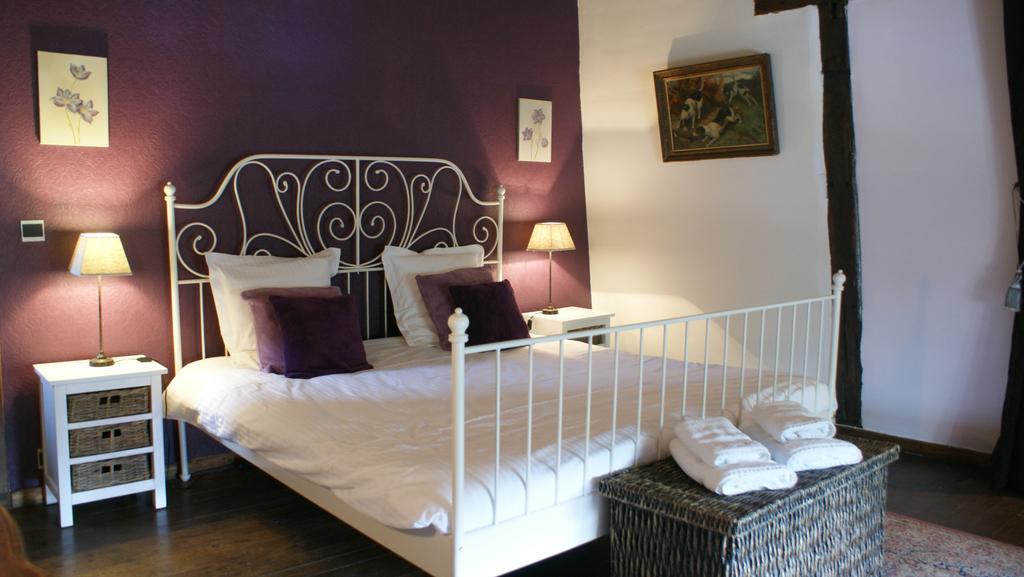 B&B Le Secret Du Bois Bourseigne-Vieille Номер фото